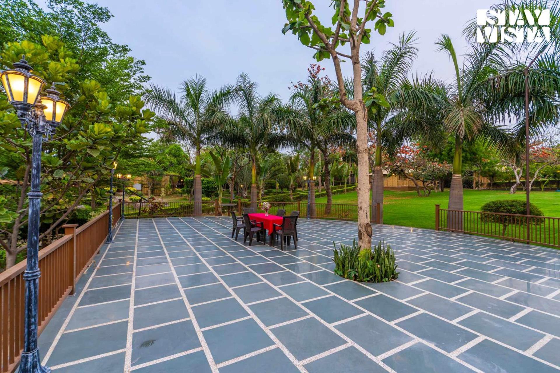 Stayvista At Maple Farms With Pool, Bbq & Bonfire Sohna Exterior photo
