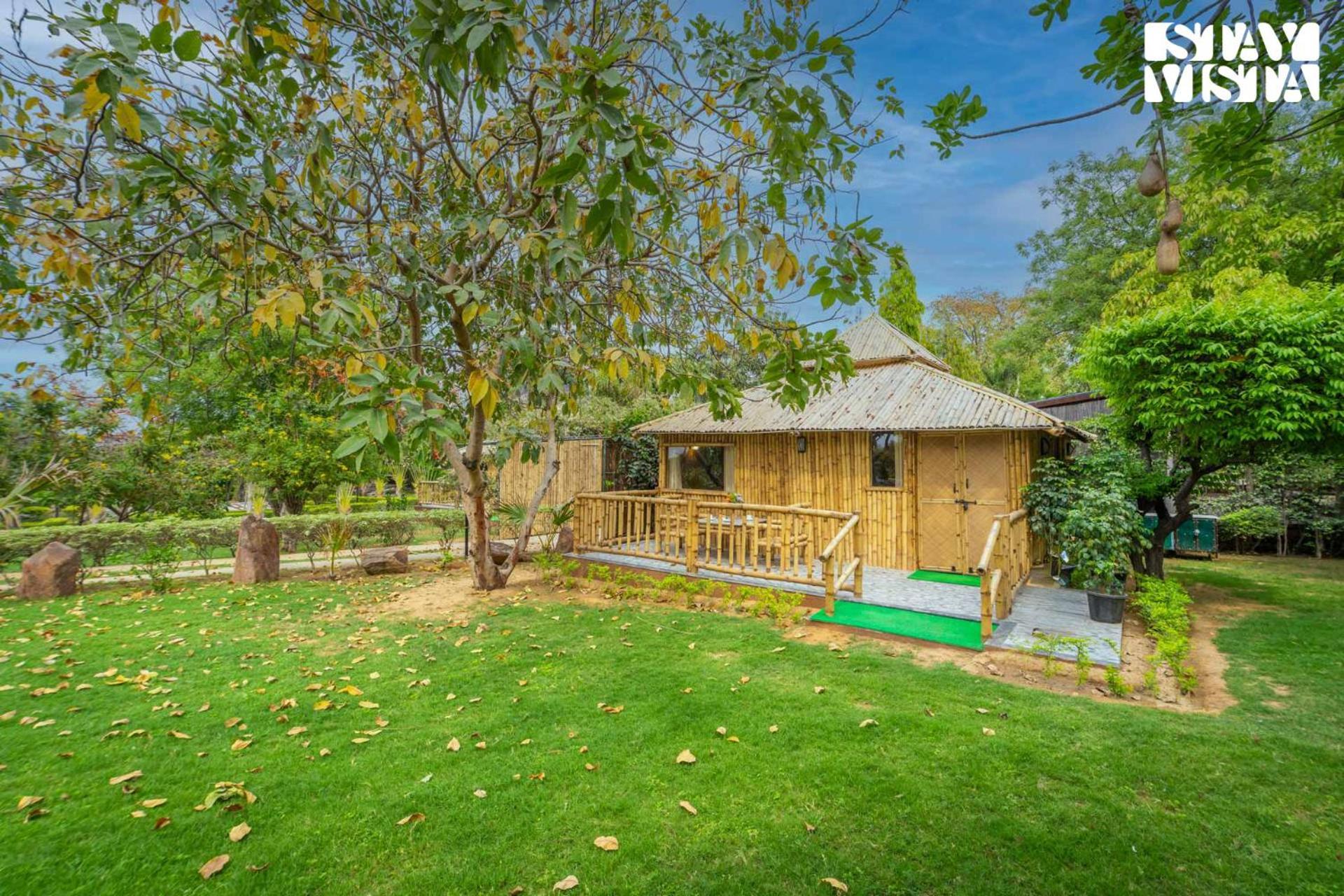 Stayvista At Maple Farms With Pool, Bbq & Bonfire Sohna Exterior photo
