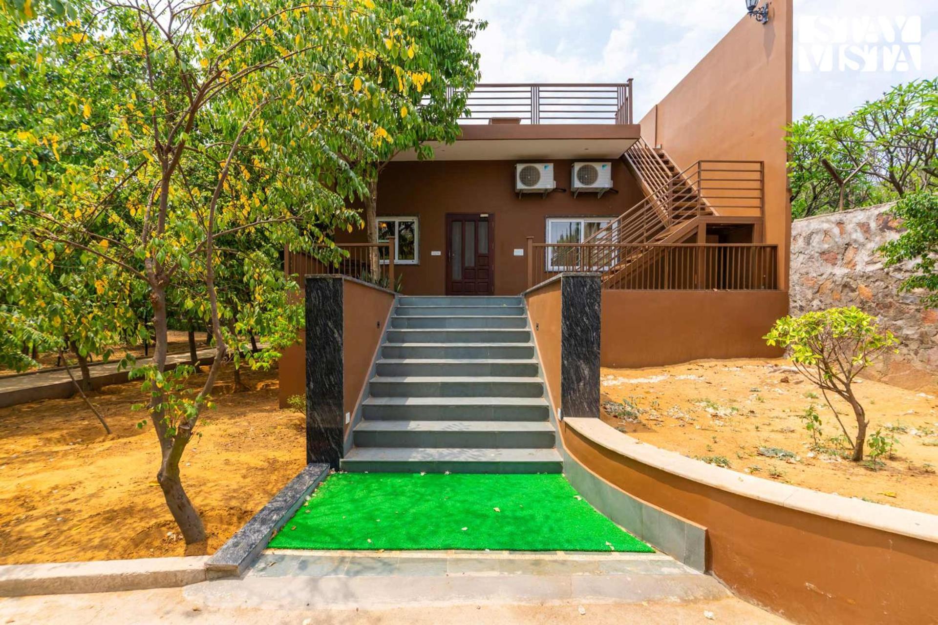 Stayvista At Maple Farms With Pool, Bbq & Bonfire Sohna Exterior photo